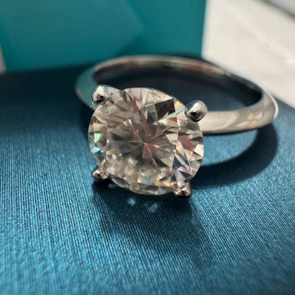 2CT moissanite diamond engagement ring